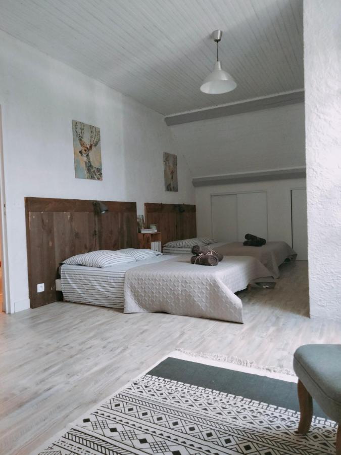 Chambre Familiale Anna "Mon Lit Au Pre" , Jusqu'A 4 Adultes Et 2 Enfants Avec Piscine Familles, Couples Ou Femmes Seulement Pontours Ngoại thất bức ảnh